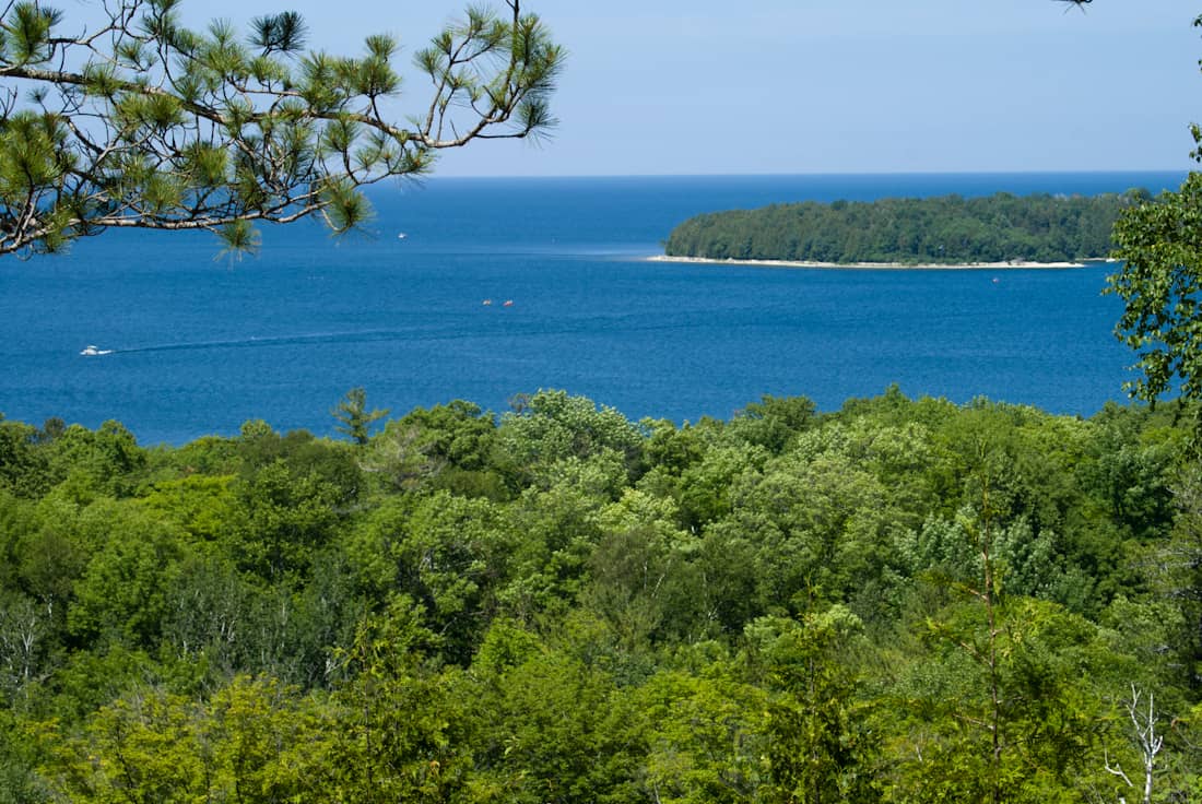 You are currently viewing Ephraim Shores Resort and Restaurant Offers Premier Lodging in Door County