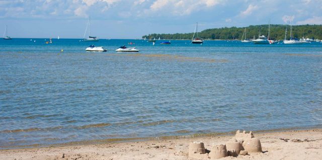 Ephraim beachfront resort - Bay Breeze Resort