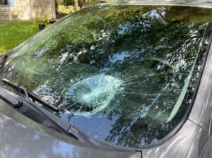 Read more about the article Avoid surprises with your windshield replacement quote in Florida