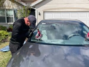 Read more about the article Car windshield replacement cure times depend on several factors