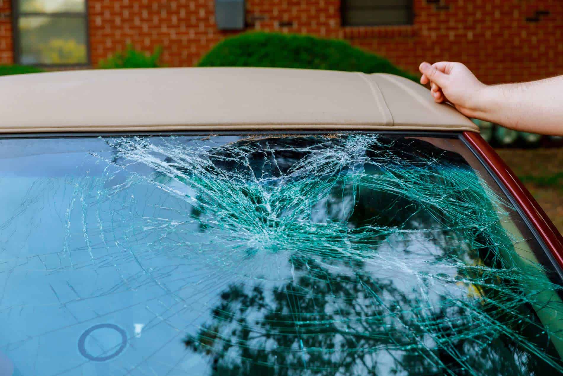 You are currently viewing Emergency windshield replacement gets your vehicle fixed quickly