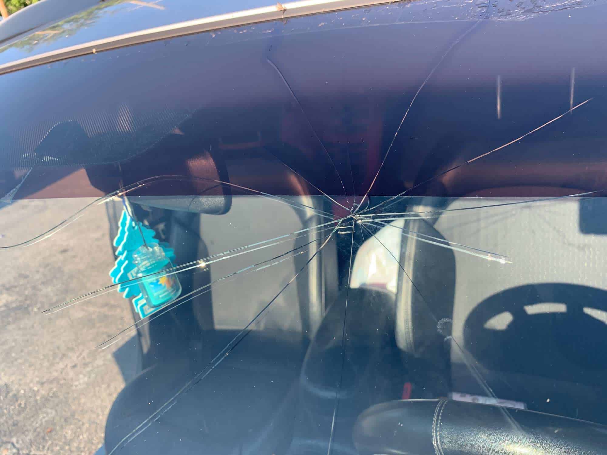 You are currently viewing Is windshield glass repair vs. replacement the same thing?