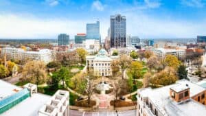 Read more about the article Needing a windshield replacement in North Carolina?