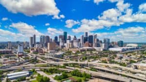 Read more about the article A new provider for mobile auto glass replacement in Houston