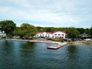 Read more about the article Door County waterfront lodging: What to consider before booking