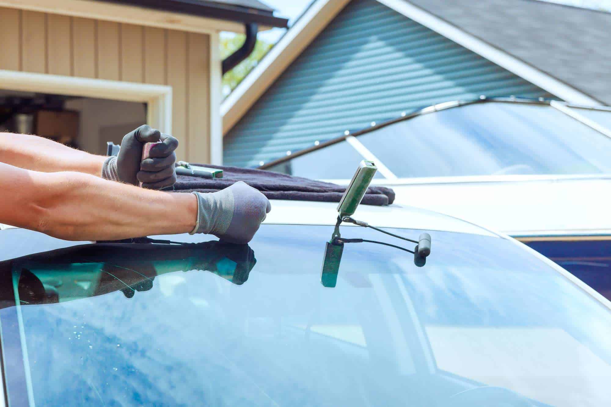 You are currently viewing How to optimize your car windshield replacement process