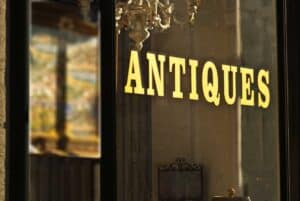 Read more about the article Antique stores in Door County: a treasure hunter’s guide